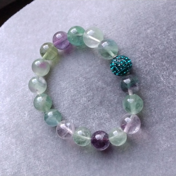 Multicolor Fluorite stretch Bracelet with large Swarovski Crystal bead - Picture 3 of 3